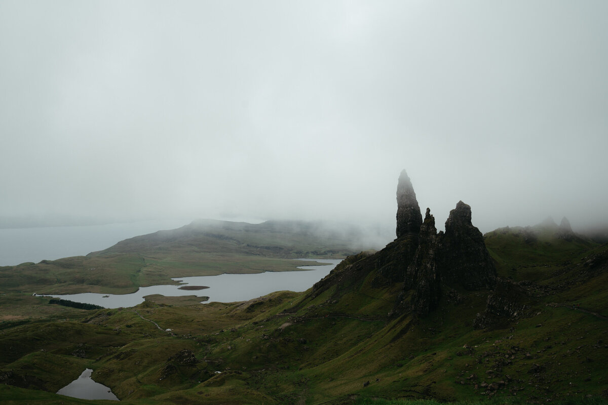 the_chaffins_international_destination_wedding_elopement_photographers_sammie_chaffin_micah_editorial_adventure_photos_travel_isle_of_skye_scotland_1