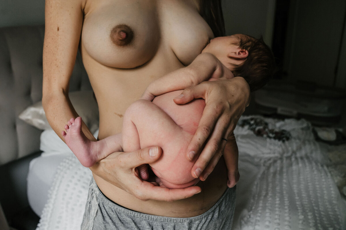 intimate-postpartum-photography-22