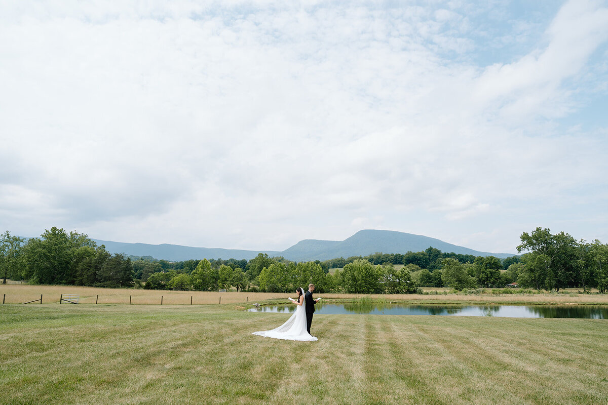 big-spring-farm-wedding-ashley-johnny-17