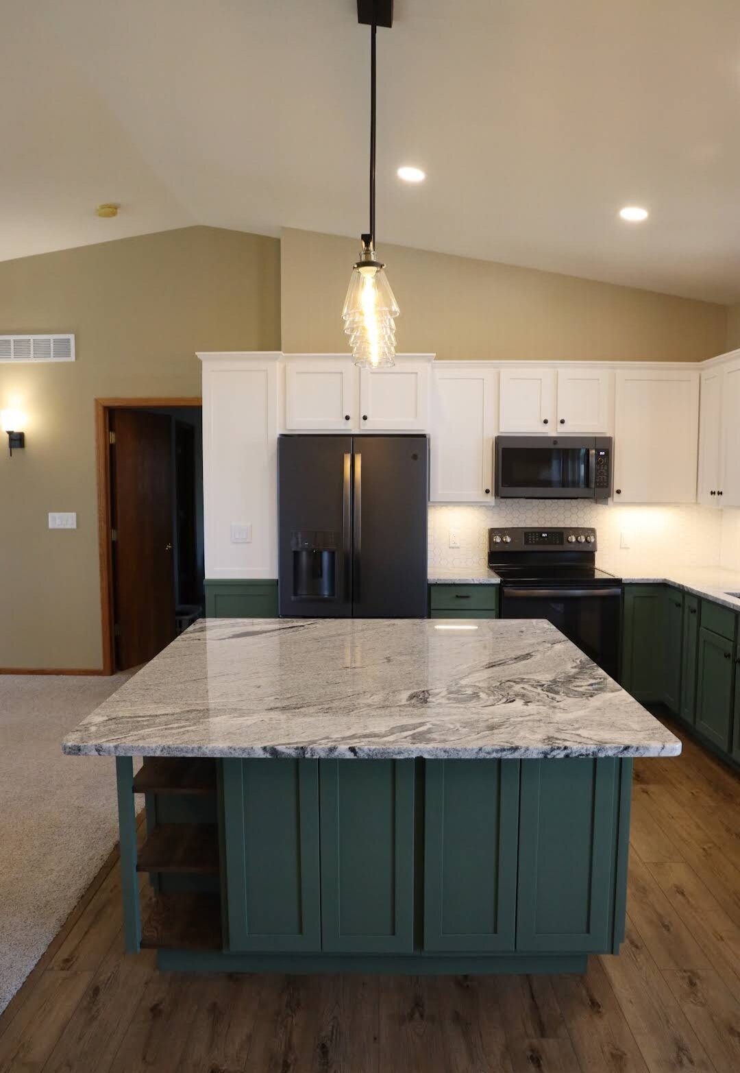 Rochester-Granite-Design-Countertops-145