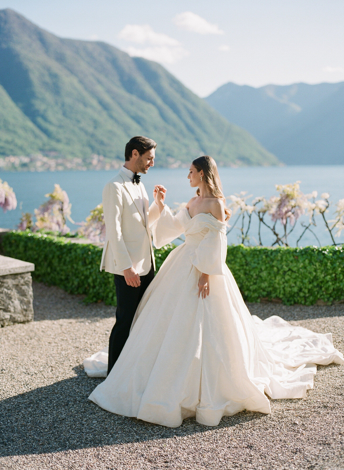 wedding couple in Lake Como