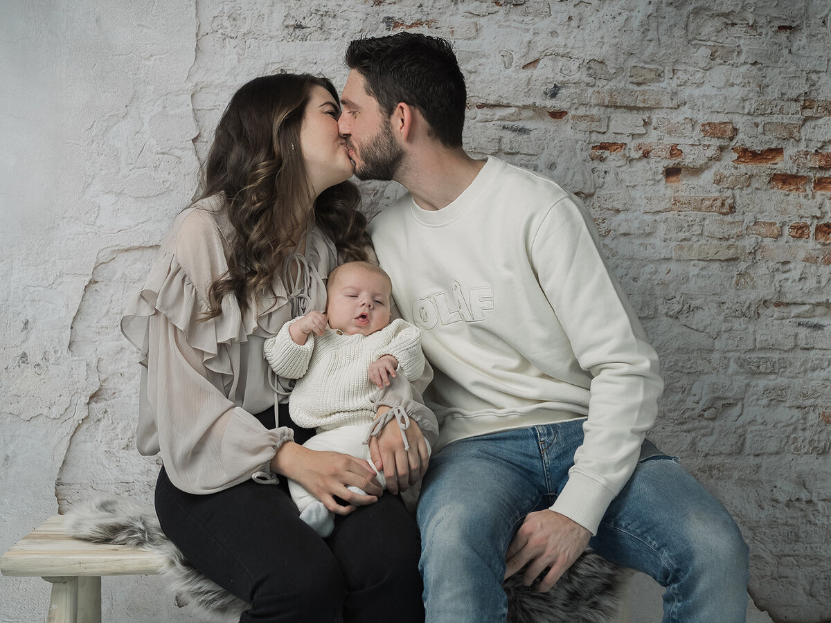 Newbornshoot in fotostudio amsterdam noord Leukfotografie-12