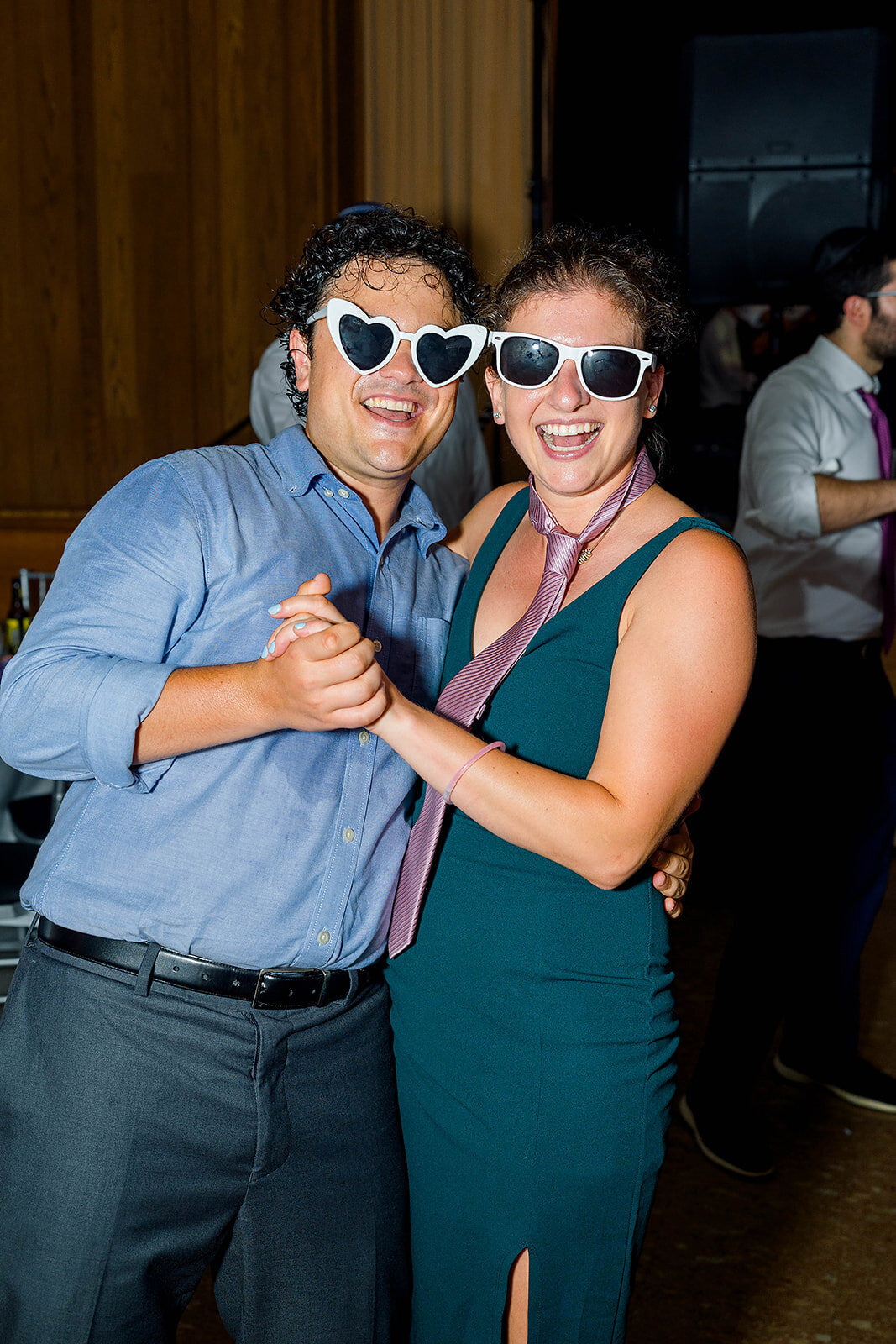 Eliana-Melmed-Photography-Chicago-LosAngeles-Jewish-WeddingPhotography-ElianaSklar-Sunglasses-00042