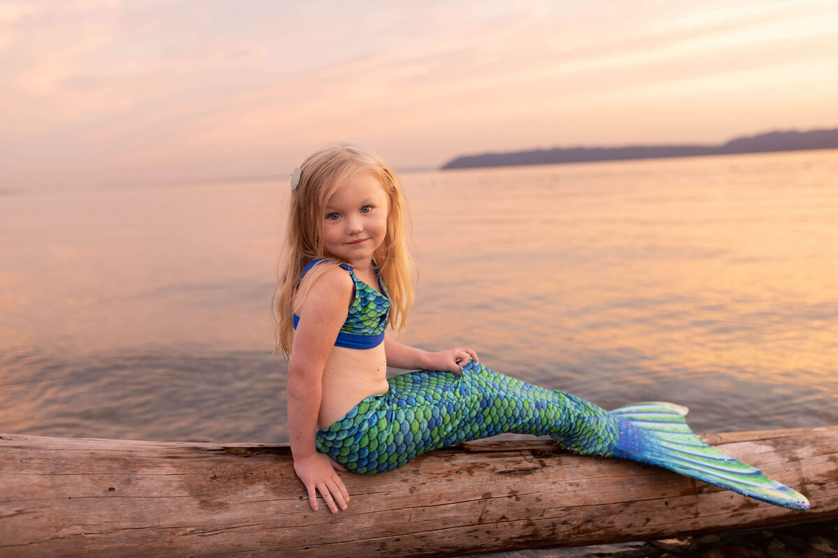 fantasy mermaid session with gorgeous sunset