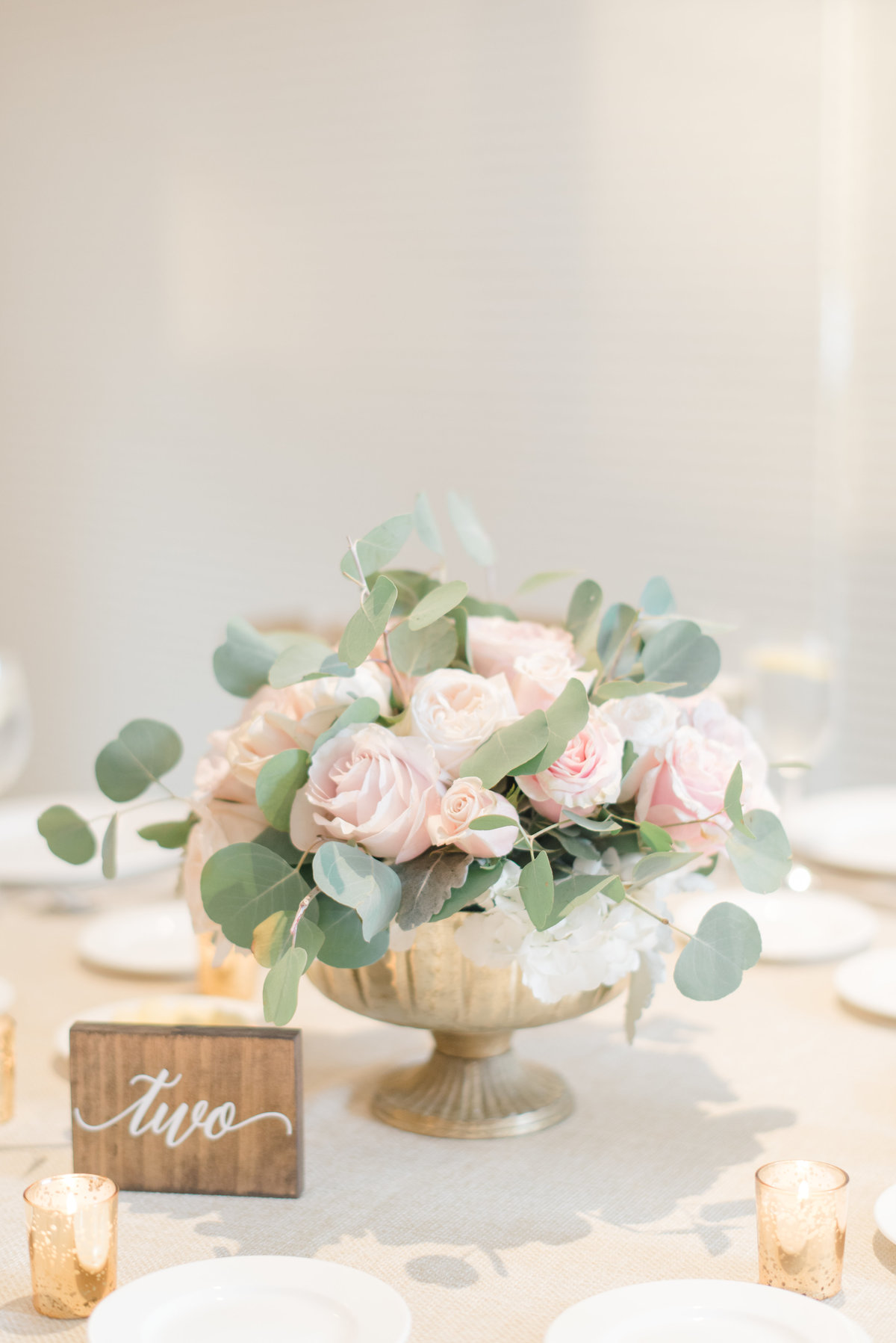 flowers-on-table-centerpiece