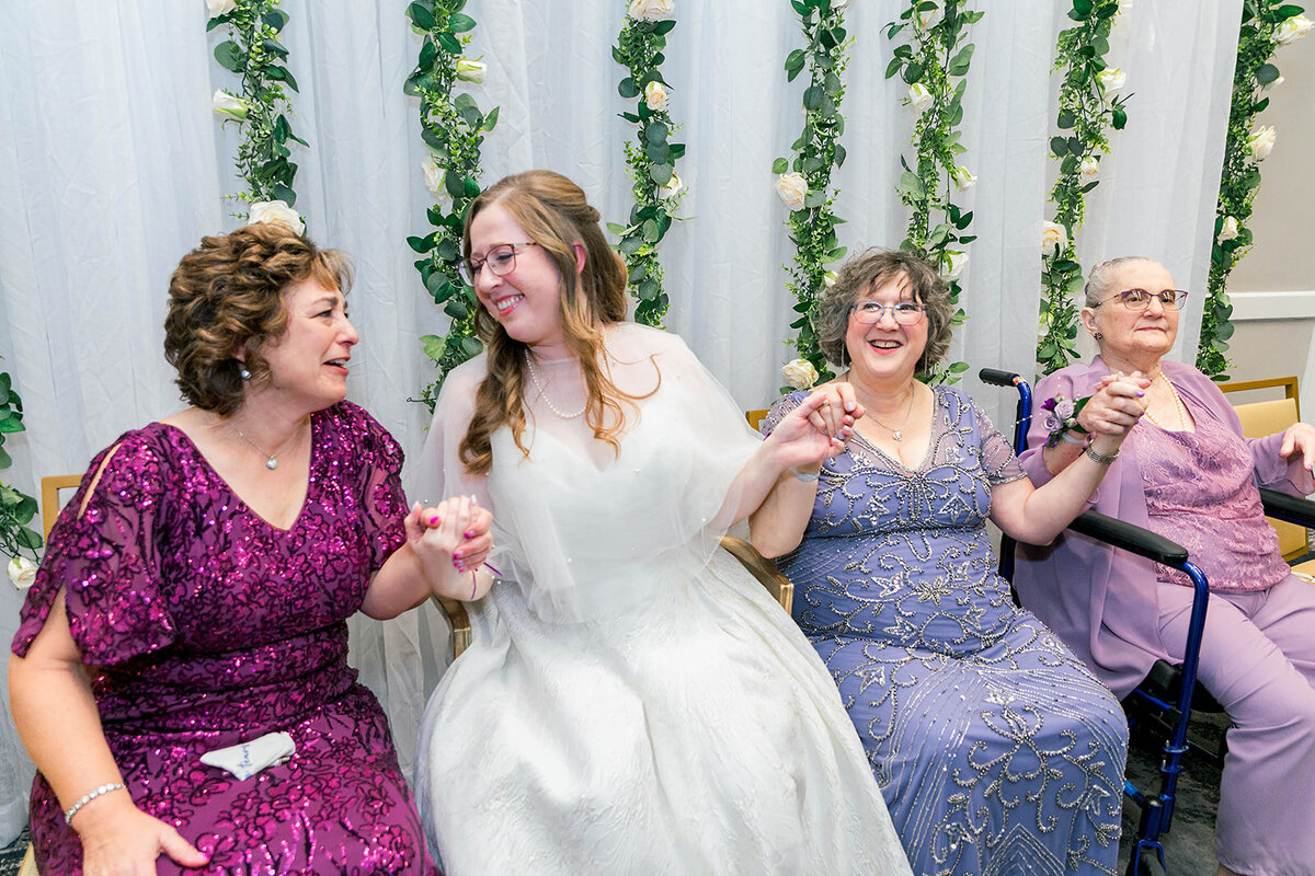 Eliana-Melmed-Photography-Chicago-LosAngeles-Jewish-WeddingPhotography-KabbalatPanim-00103