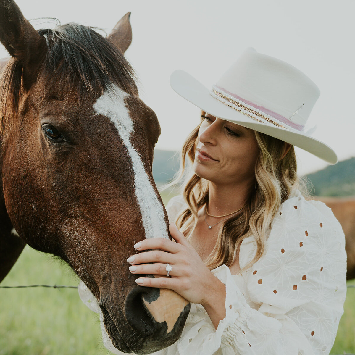 presley-gray-horse-pasture-engagement8879