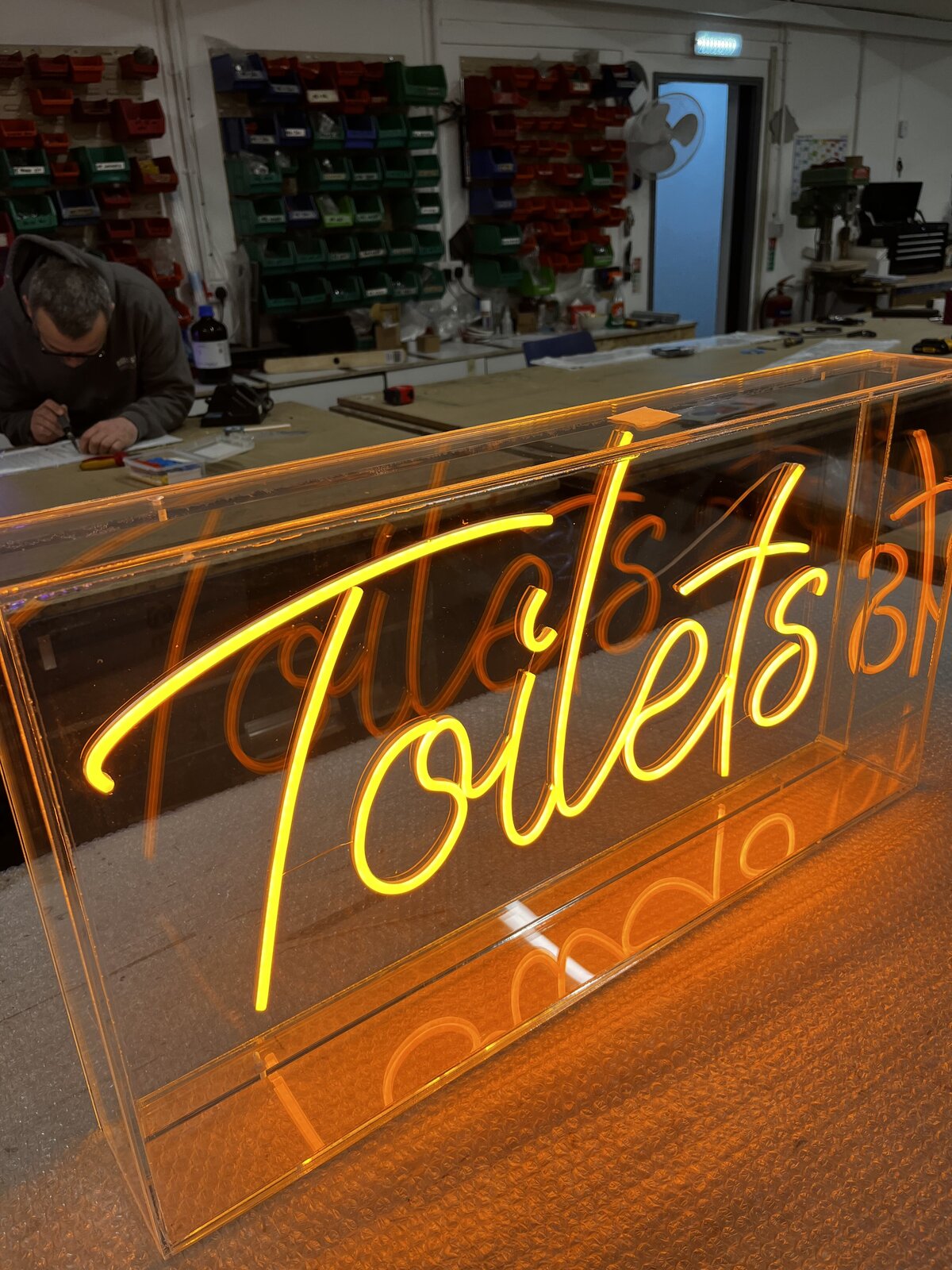 ellis-signs-neon-toilets-sign-newcastle-gateshead-north-east