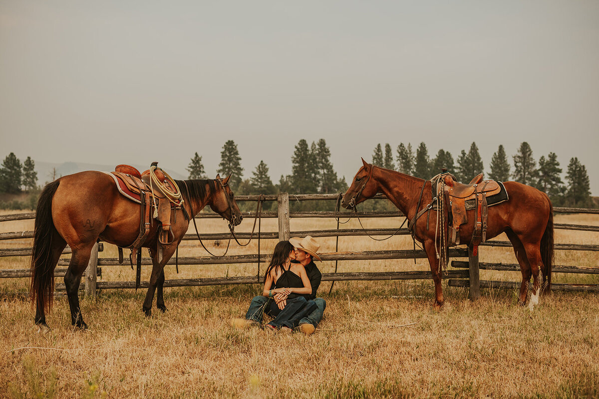 presley-gray-horseback-western-montana-engagement2337