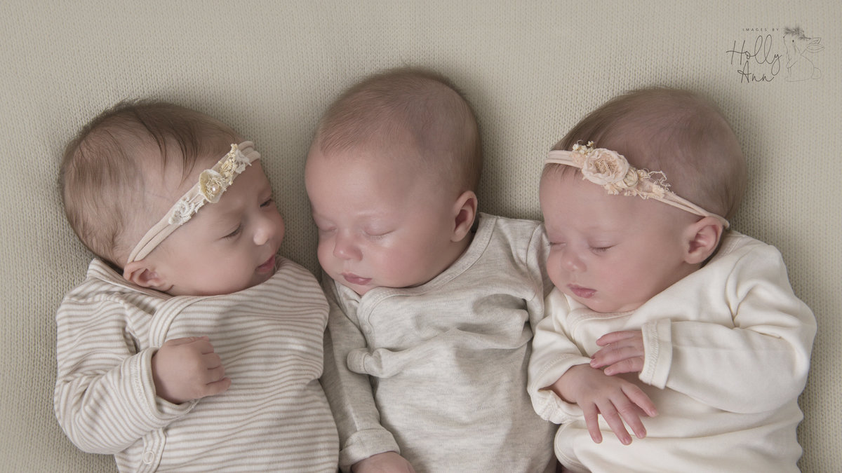 baby photgraphy triplets