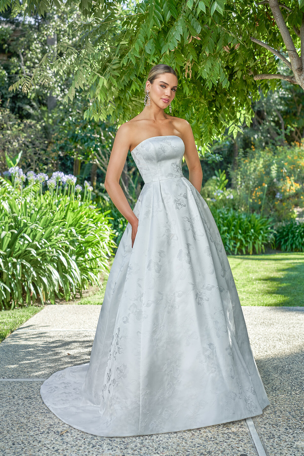 uploads_1733864337157-bridal-dresses-T272018-F
