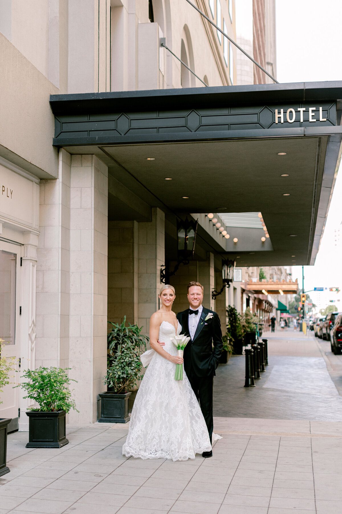 Katelyn & Kyle's Wedding at the Adolphus Hotel | Dallas Wedding Photographer | Sami Kathryn Photography-11
