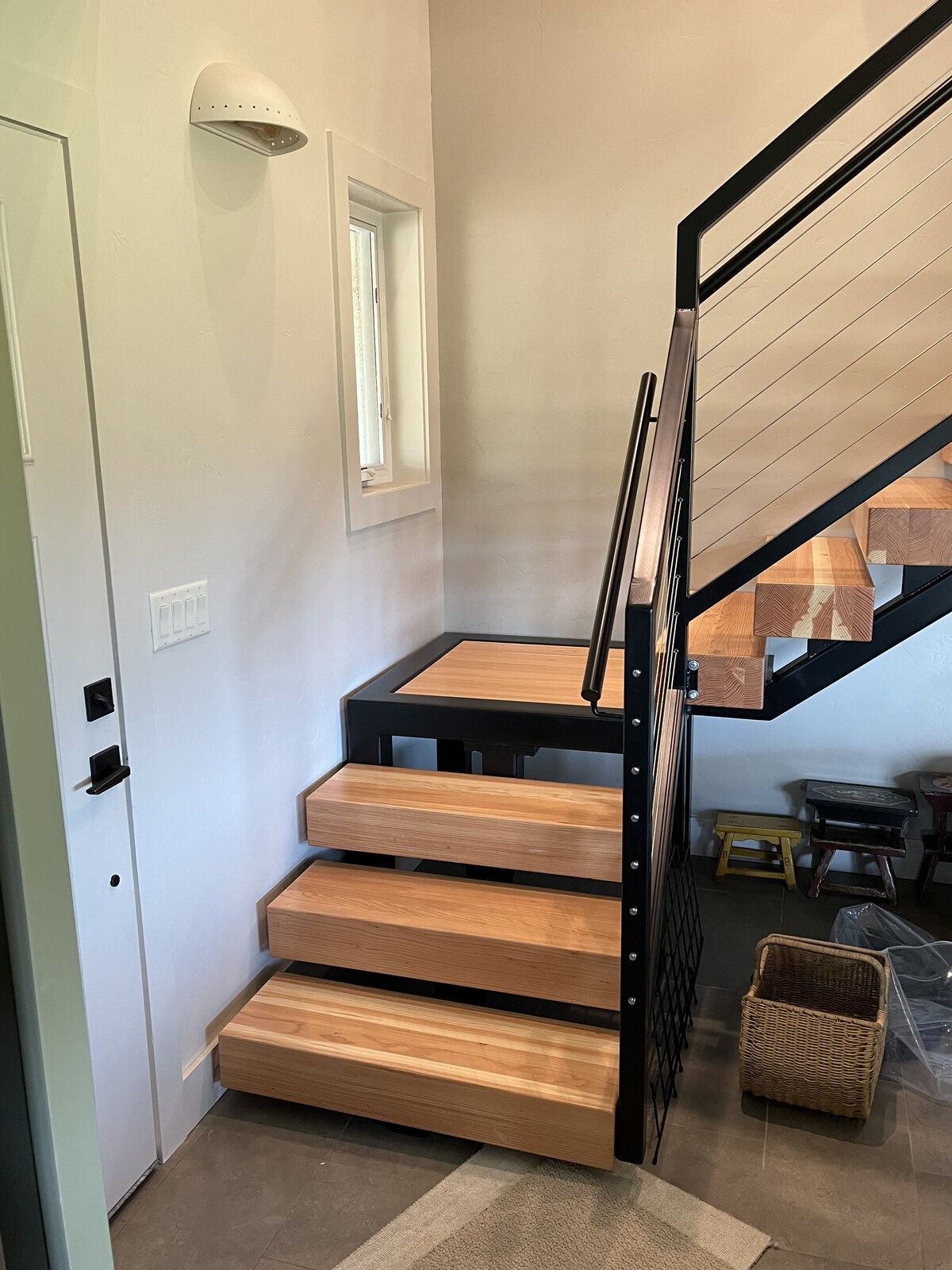 residential-floating-stairs-with-doug-fir-steps