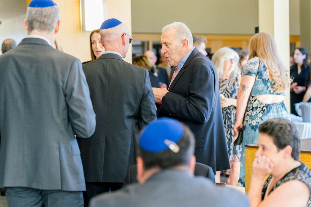 Eliana-Melmed-Photography-Chicago-LosAngeles-Jewish-WeddingPhotography-ShulaNoah-Chuppah-00111