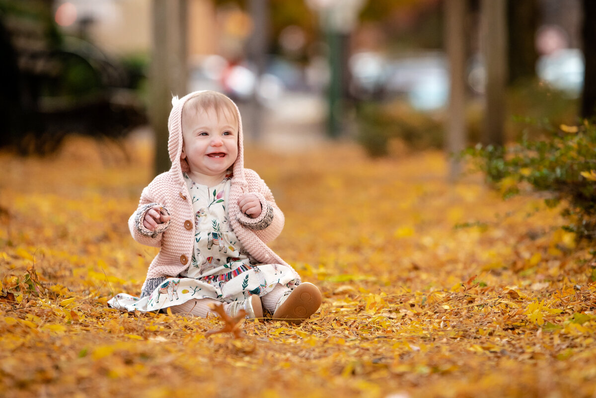 Hoboken New Jersey Family Lifestyle Photography, autumn pictures, fall pictures, newborn pictures, toddler pictures, babys first pictures, leaves, yellow, park, Hoboken, New Jersey, NJ, NYC, New York City, Jersey City