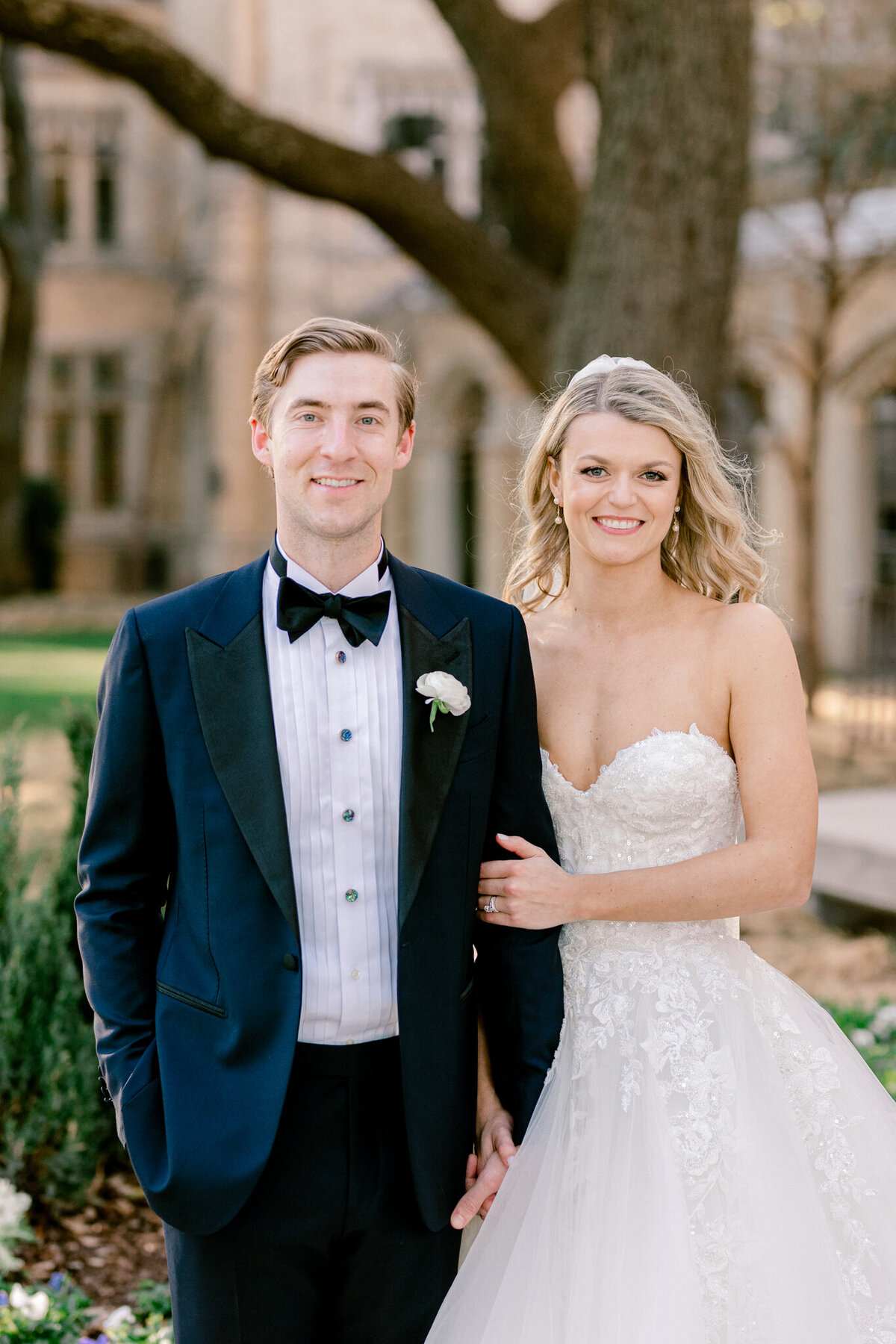 Shelby & Thomas's Wedding at HPUMC The Room on Main | Dallas Wedding Photographer | Sami Kathryn Photography-10