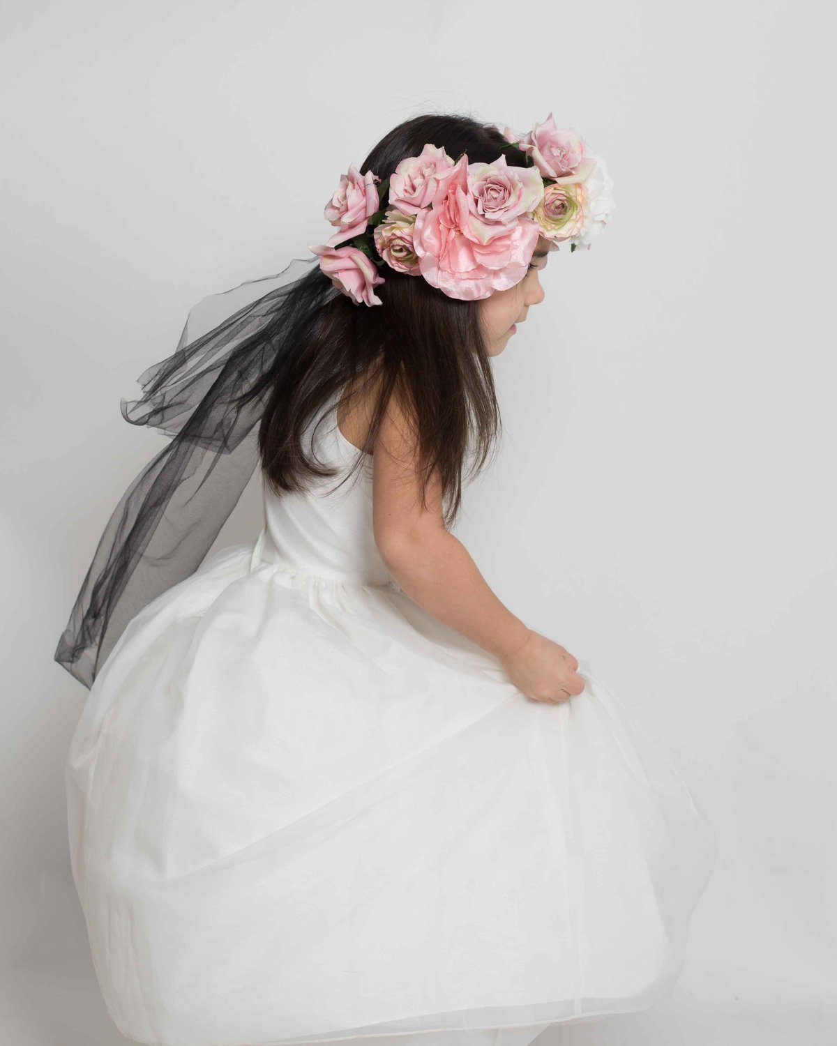 photoshoo-kids-girl-floral-headpiece-white-dress-photography-debbie-steeper