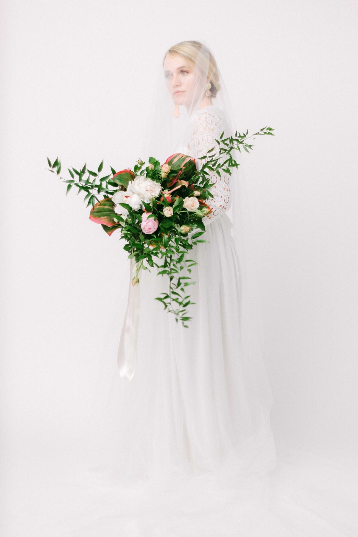 Bridal-Photography-Studio-San-Diego-Bouquet-Veil-Babsie