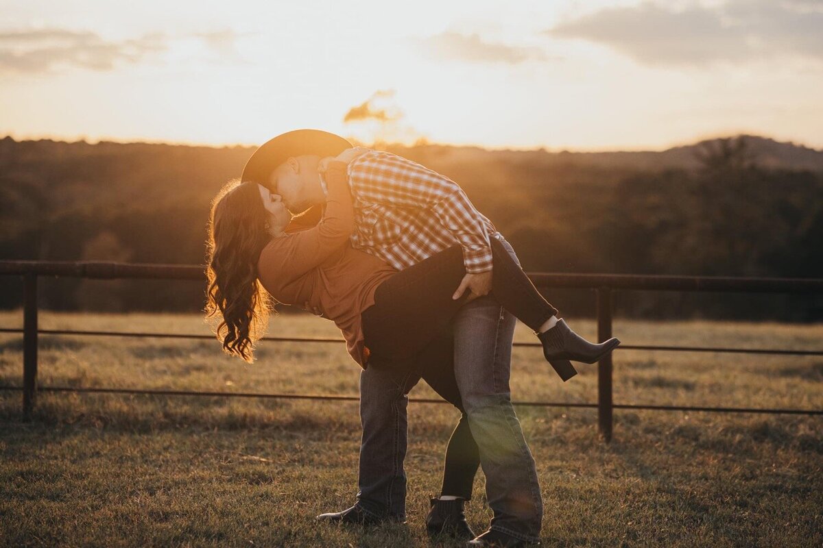 Farrah Nichole Photography - Texas Couples Photographer34