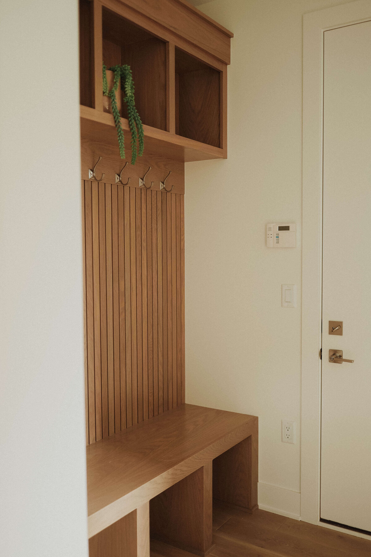 1320-Mudroom-Polk-City-Central-Iowa-Custom-Home-JRL-Builders-3F1A4672