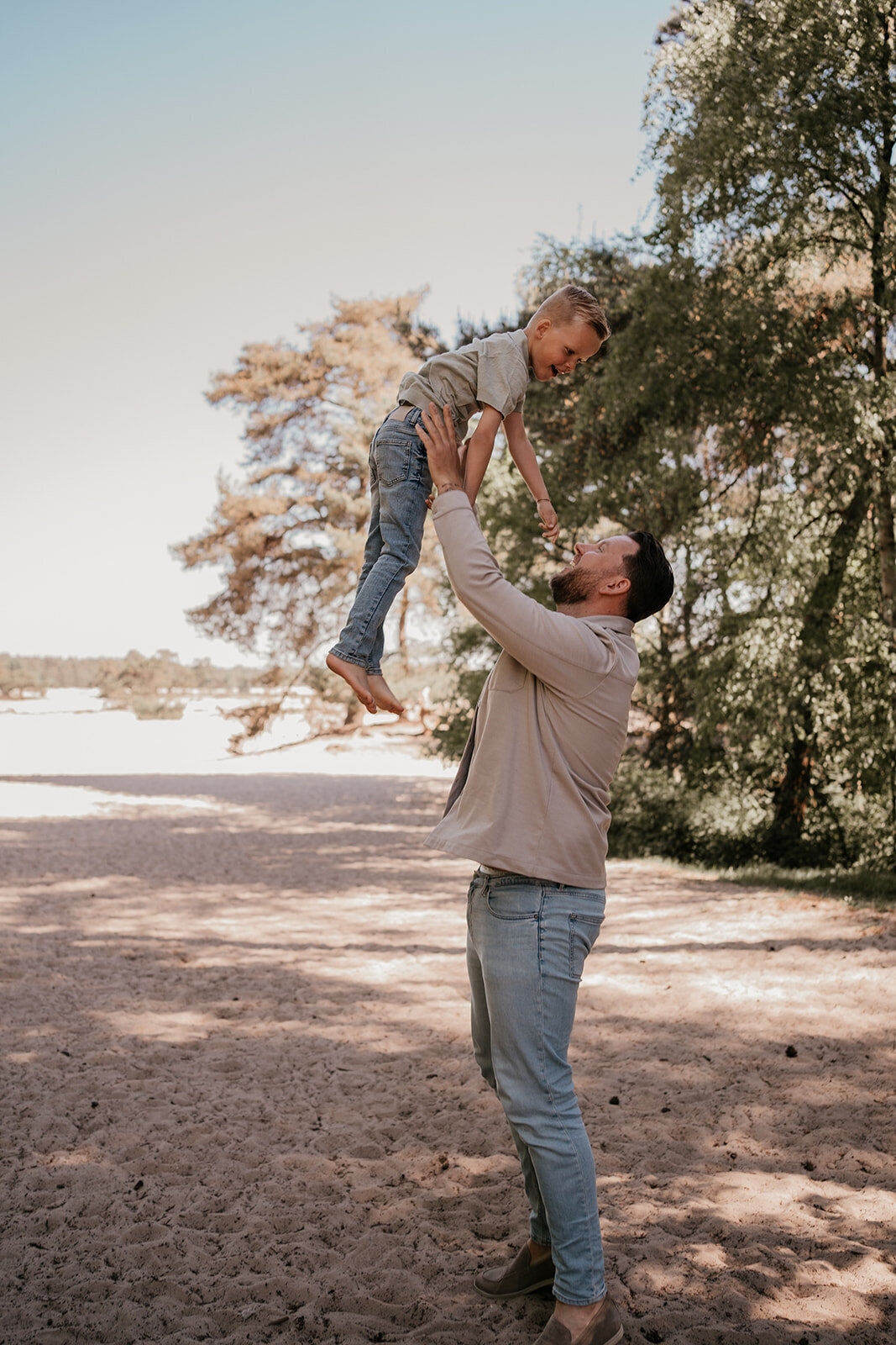 Gezinsfotografie in de Duinen  Leukfotografie – Spontane Familie Fotoshoots
