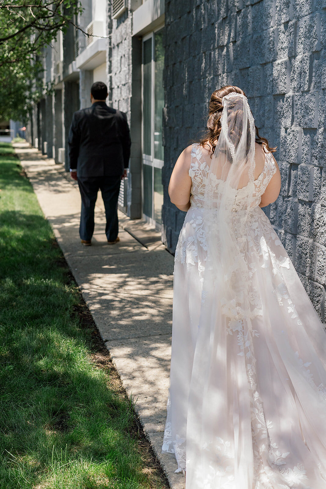Eliana-Melmed-Photography-Chicago-LosAngeles-Jewish-WeddingPhotography-ElianaSklar-FirstLook-00073