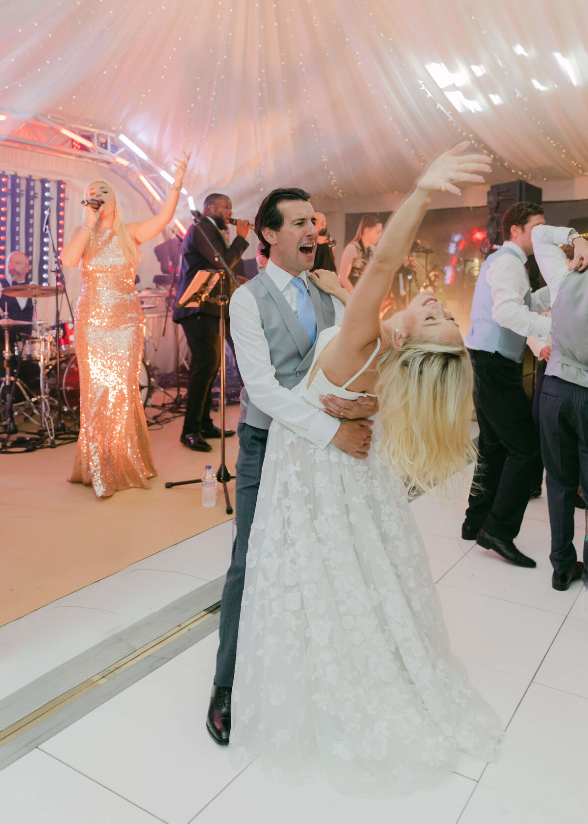 chloe-winstanley-weddings-bride-groom-dancing