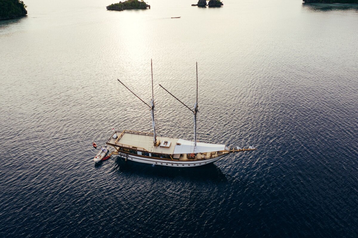 Senja Luxury Yacht Charter Indonesia -06