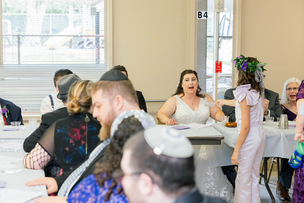 Eliana-Melmed-Photography-Chicago-LosAngeles-Jewish-WeddingPhotography-ElianaSklar-Tisch-00085