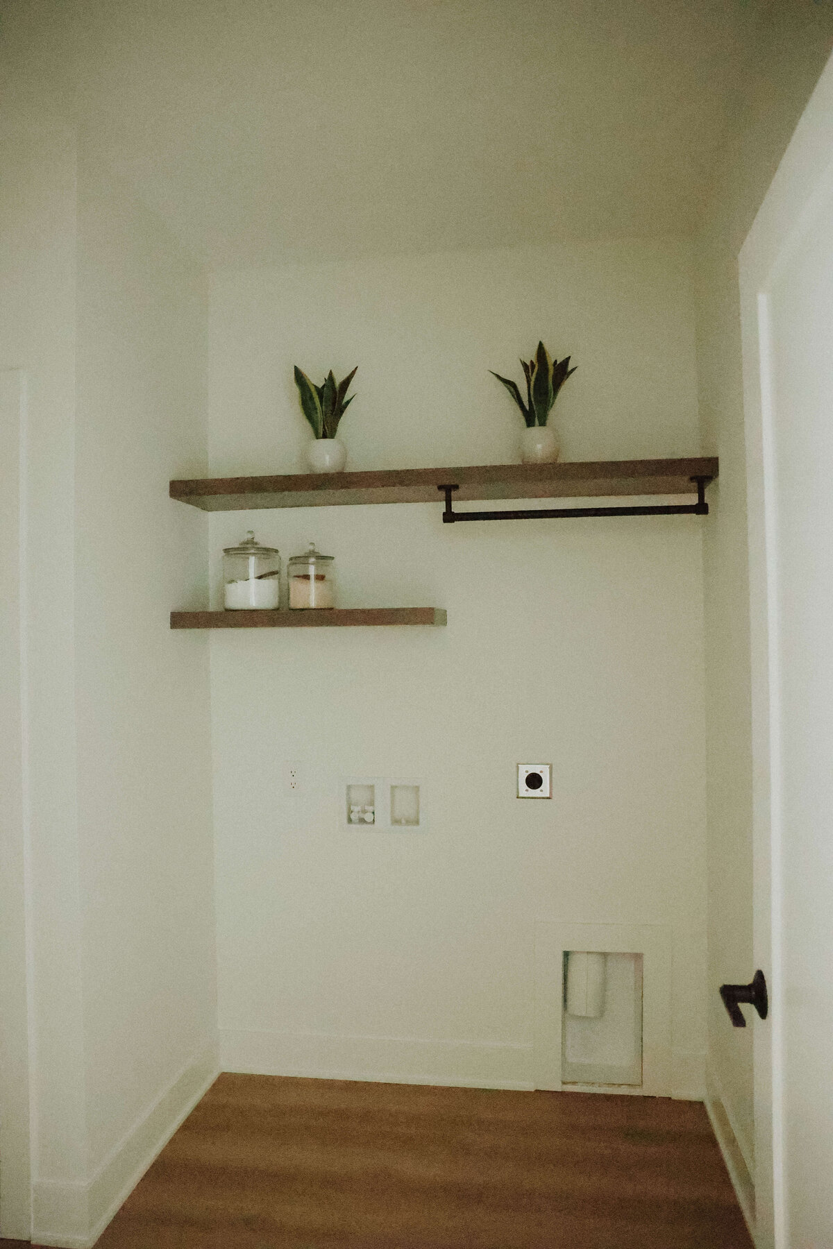 3034-Laundry-Grimes-Central-Iowa-Custom-Home-JRL-Builders-3F1A2099