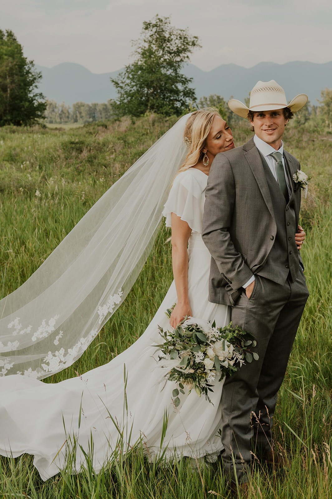 presley-gray-photo-elegant-montana-wedding-6822