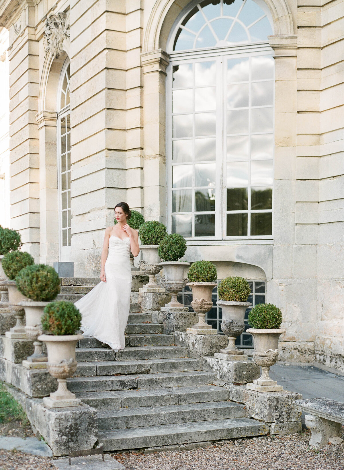 Alexandra-Vonk-wedding-chateau-de-champlatreux-France-25