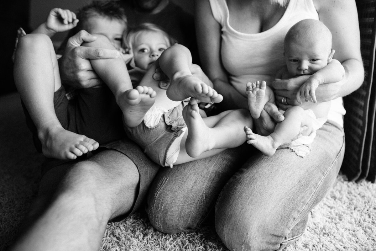 In-Home-Lifestyle-Newborn-Photos-Milwaukee13