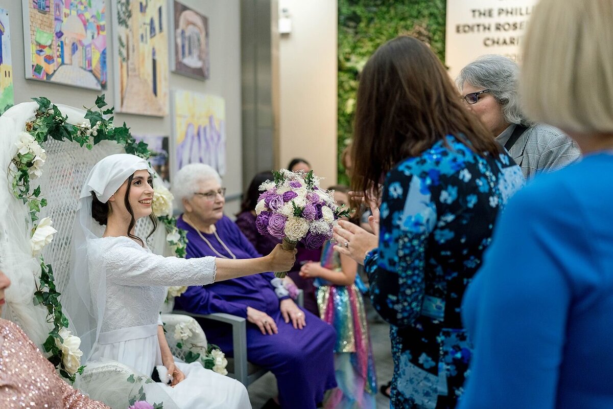 Eliana-Melmed-Photography-Chicago-LosAngeles-Jewish-WeddingPhotographer-CarmiKalman-KabbalatPanim-00087