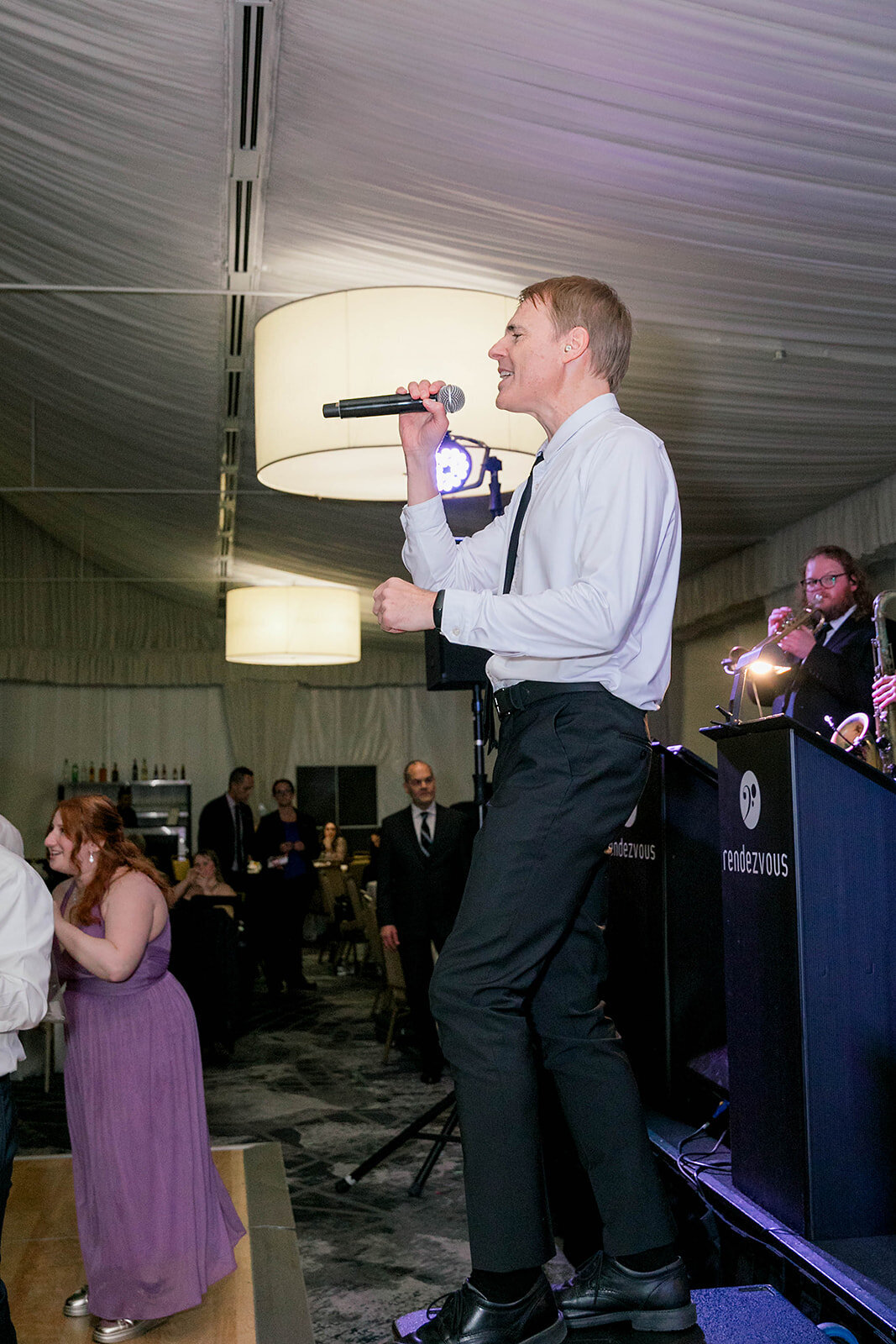 Eliana-Melmed-Photography-Chicago-LosAngeles-Jewish-WeddingPhotography-Dancefloor-00170