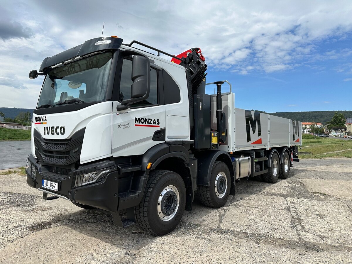 Moderní nákladní vůz IVECO X-Way vystavený u Audo Viktoria jako součást nabídky prodeje