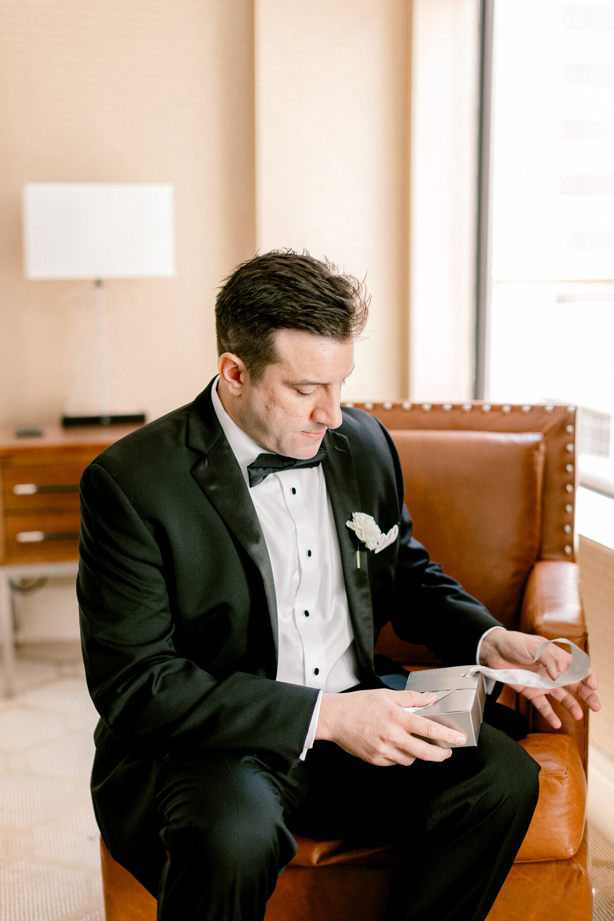 Virginia & Michael's Wedding at the Adolphus Hotel | Dallas Wedding Photographer | Sami Kathryn Photography-43