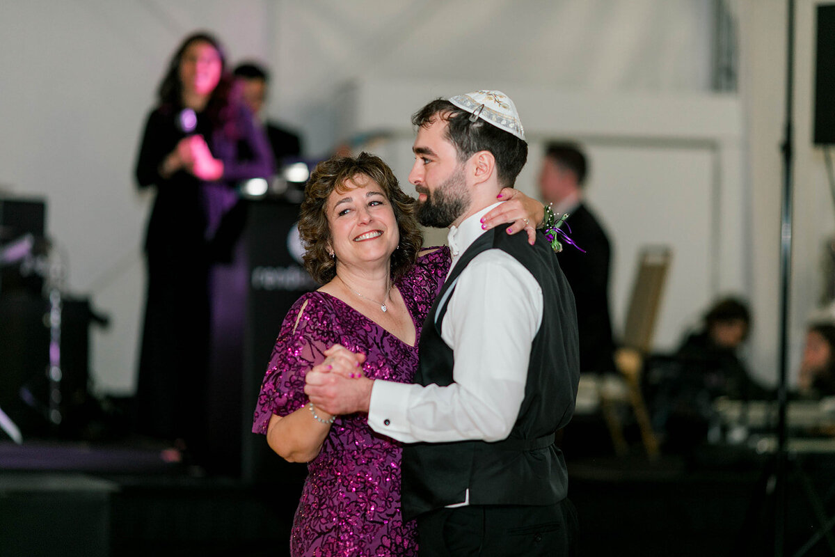 Eliana-Melmed-Photography-Chicago-LosAngeles-Jewish-WeddingPhotography-DInnerSpeeches-00150