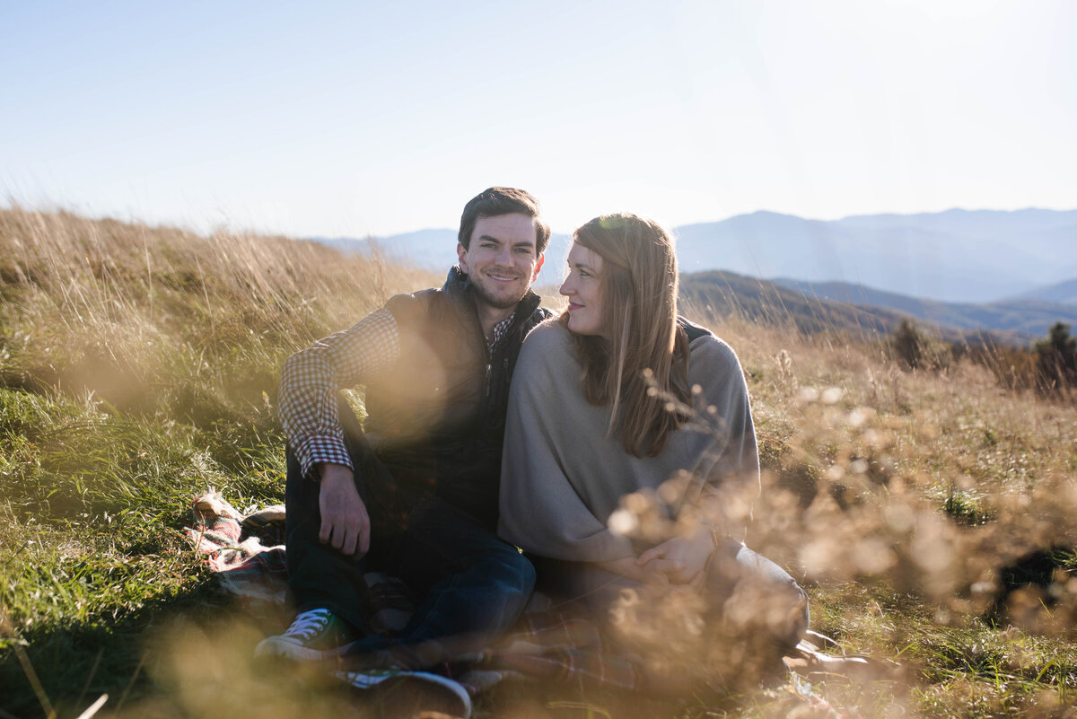engagement photos in smoky mountains