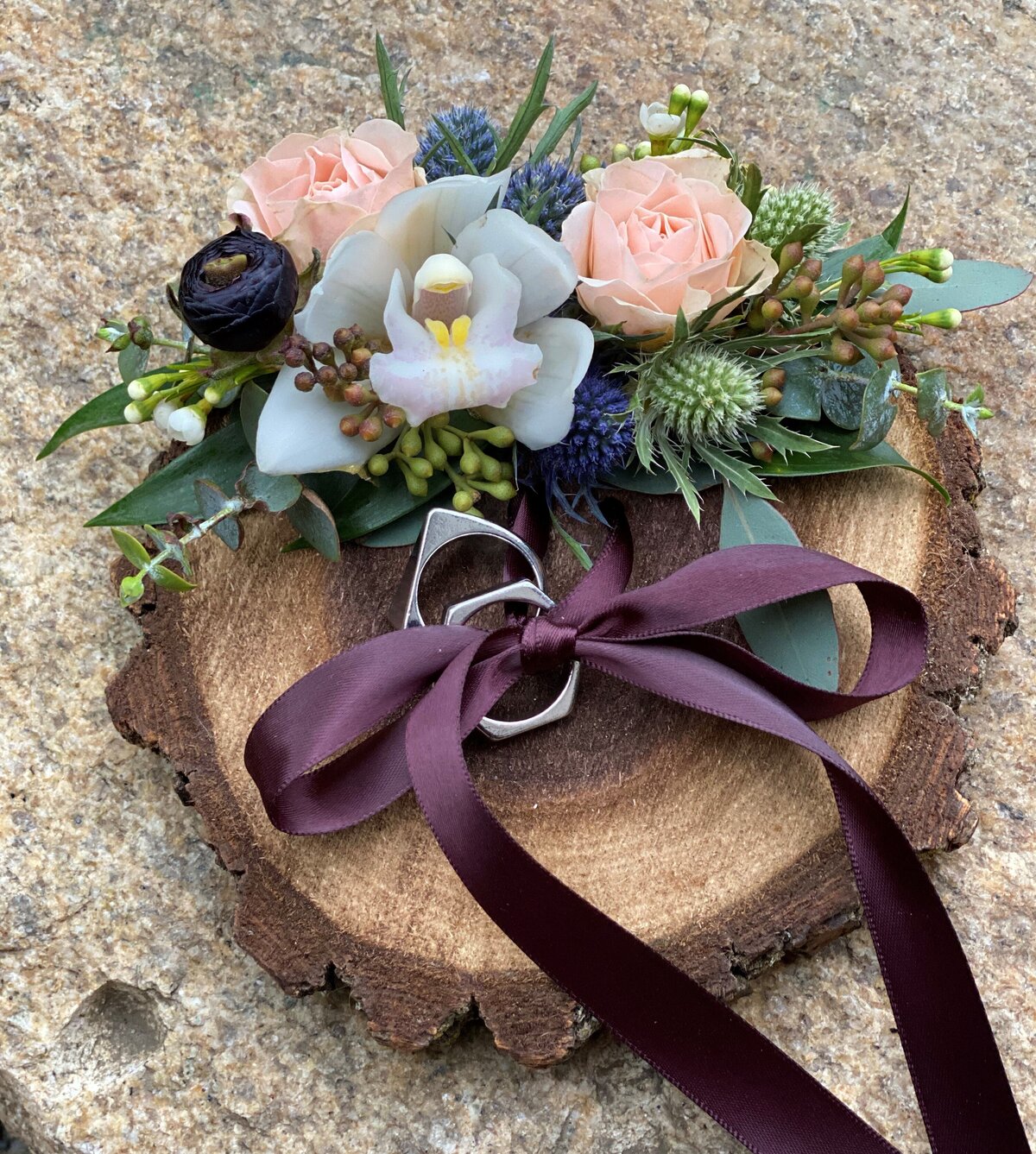 BKC4U WEDDING FLOWERS RING BEARER WOODEN DISK WITH FLOWERS
