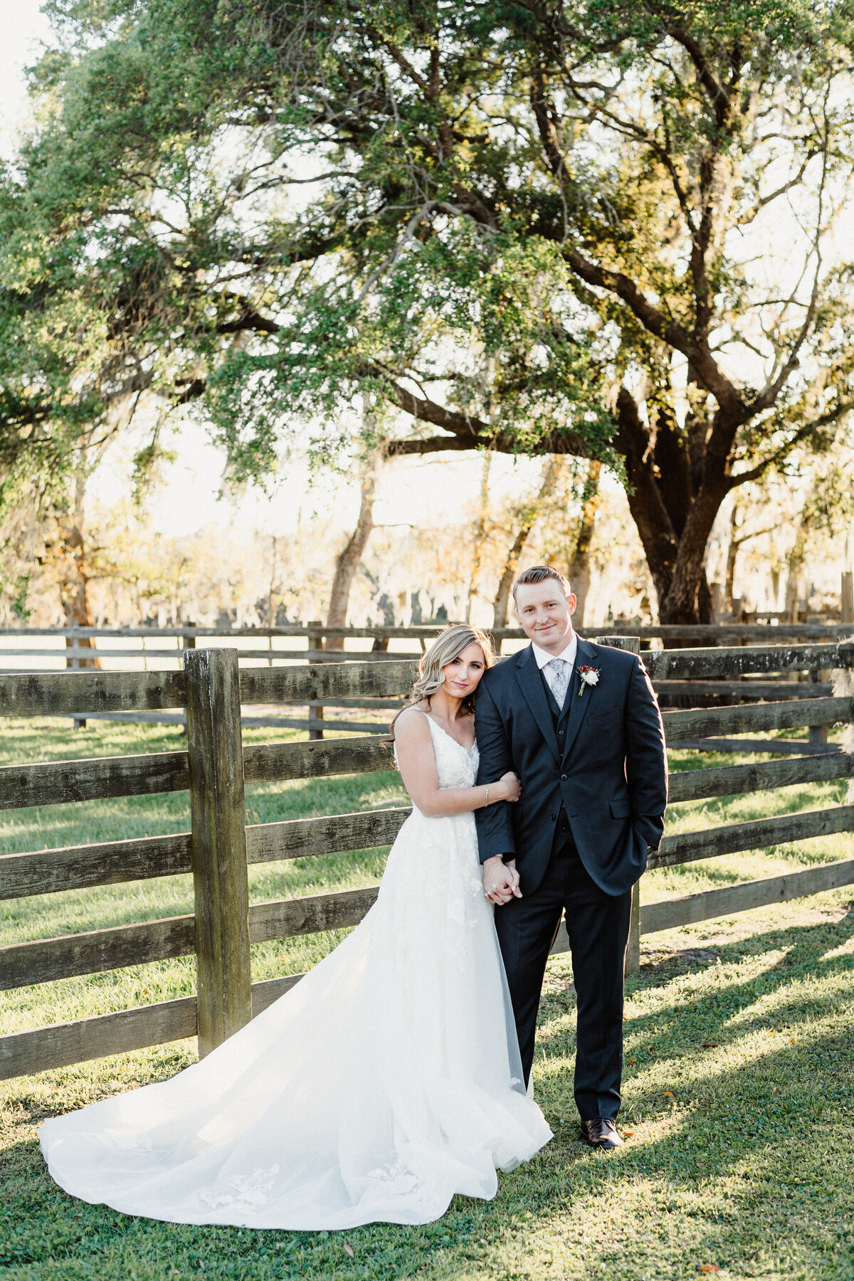 Copyright-Dewitt-for-Love-Photography-B+L-Southern-Grace-Barn-Wedding-Photographer-Florida-161