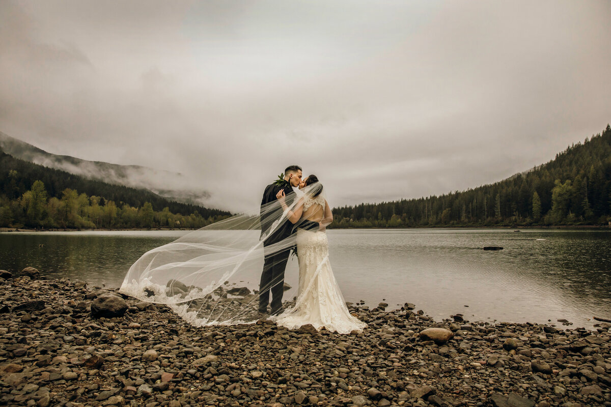 Seattle-adventure-wedding-photographer-James-Thomas-Long-Photography-126