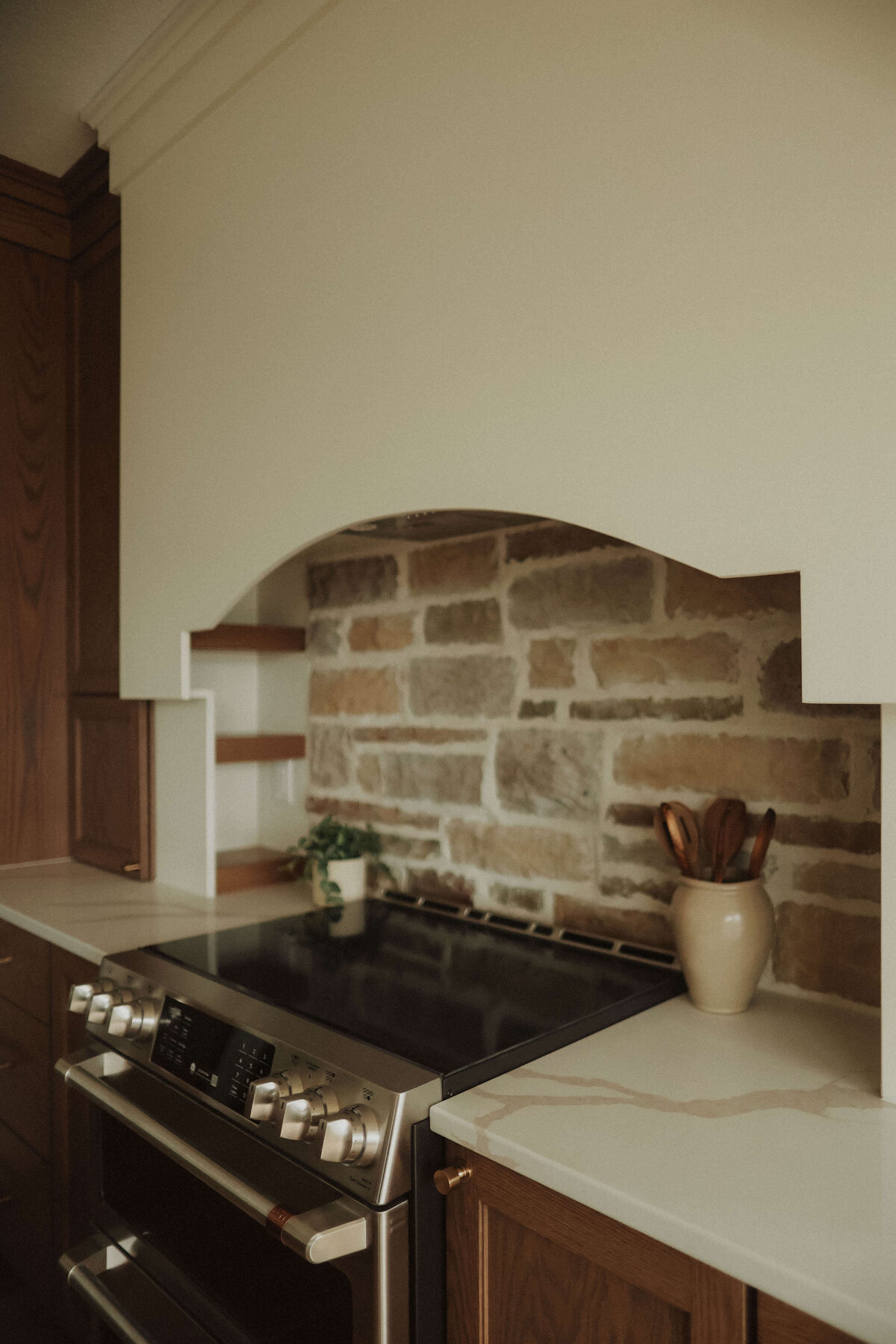 65-Kitchen-Waukee-Central-Iowa-Custom-Home-JRL-Builders-3F1A4820