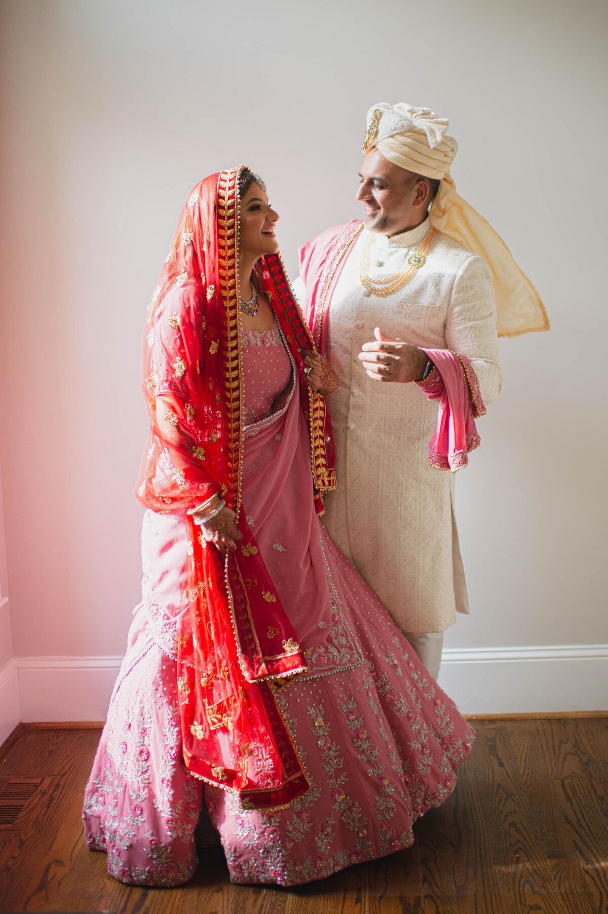 dramatic indian wedding portraits pink sari l hewitt photography-4