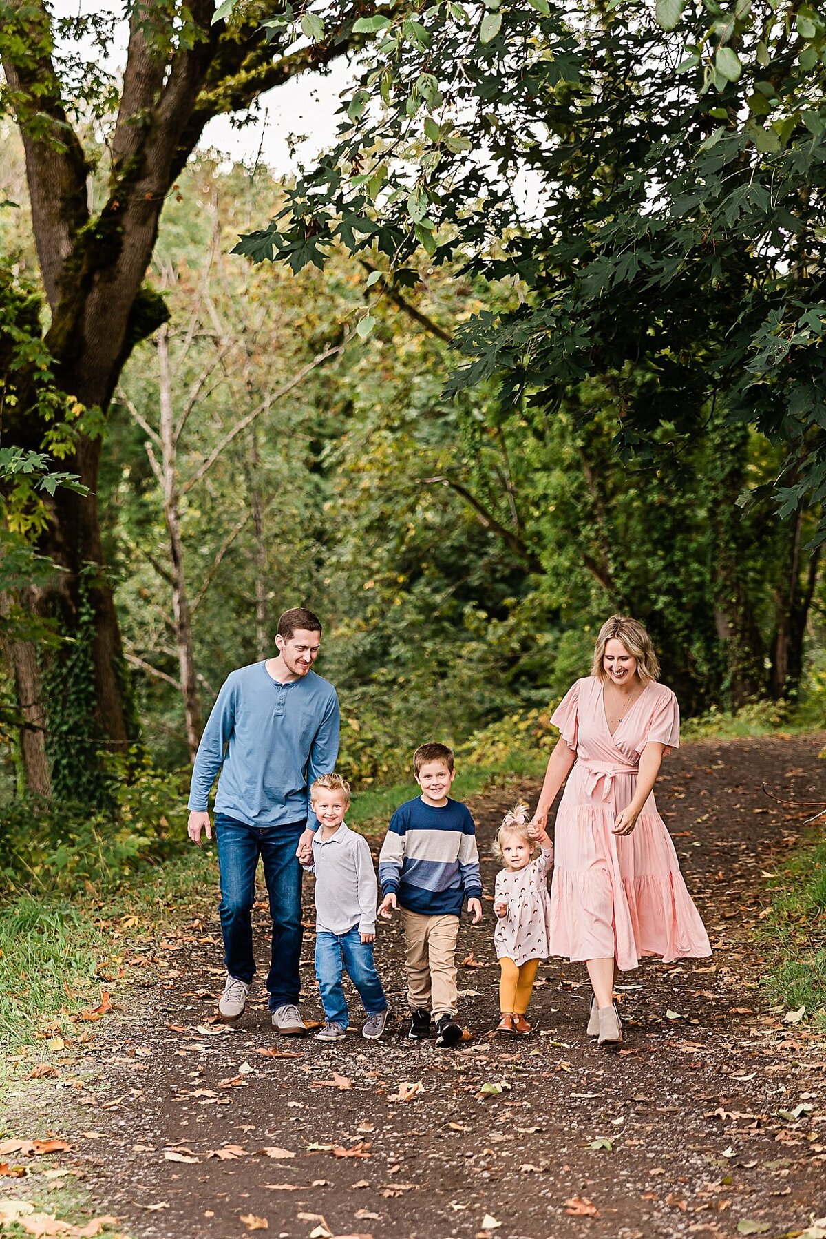 Adorable family with three kids in fall family photosession in Portland area