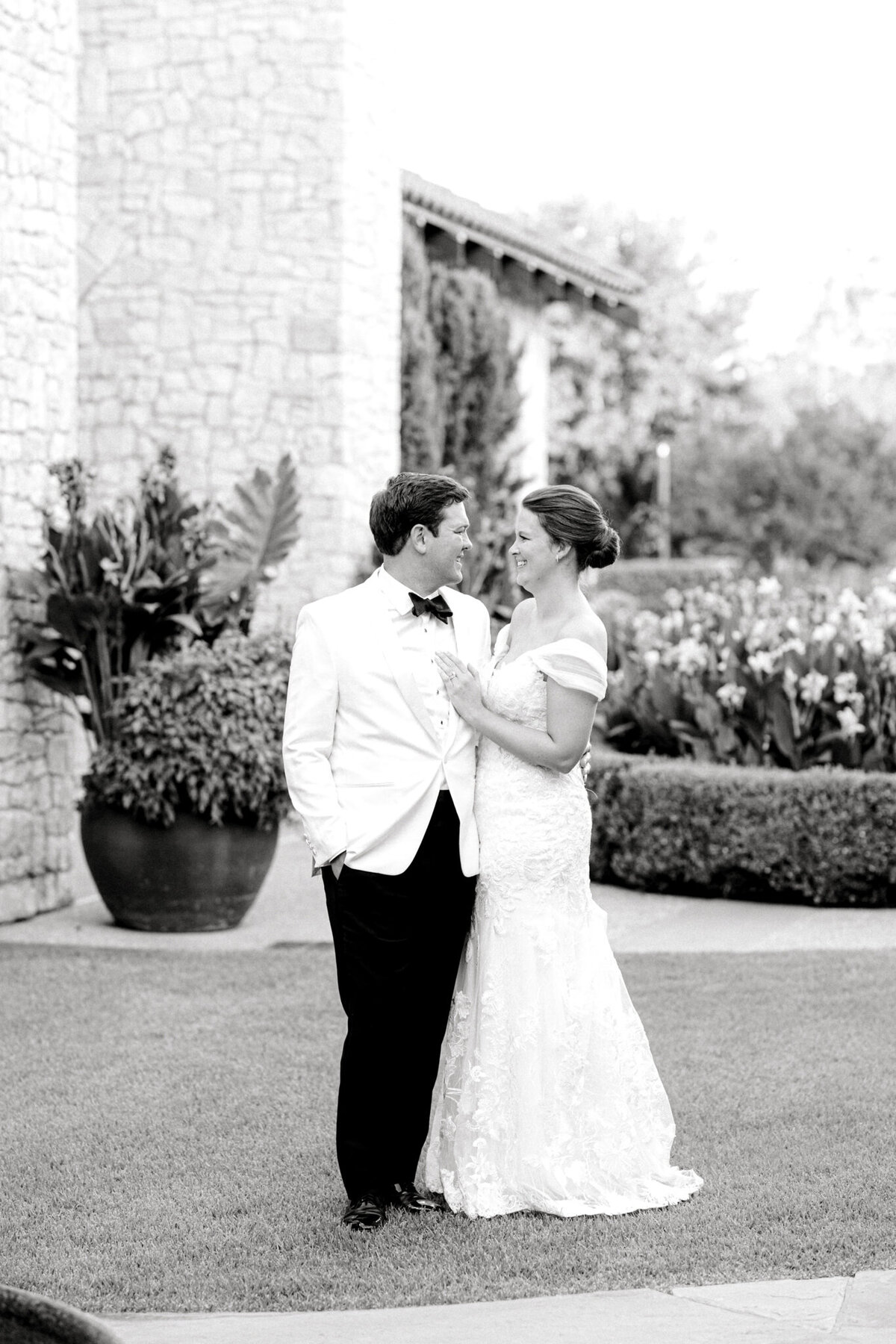Allie & John Wedding at Royal Oaks Country Club Christ the King Church | Dallas Wedding Photographer | Sami Kathryn Photography-132