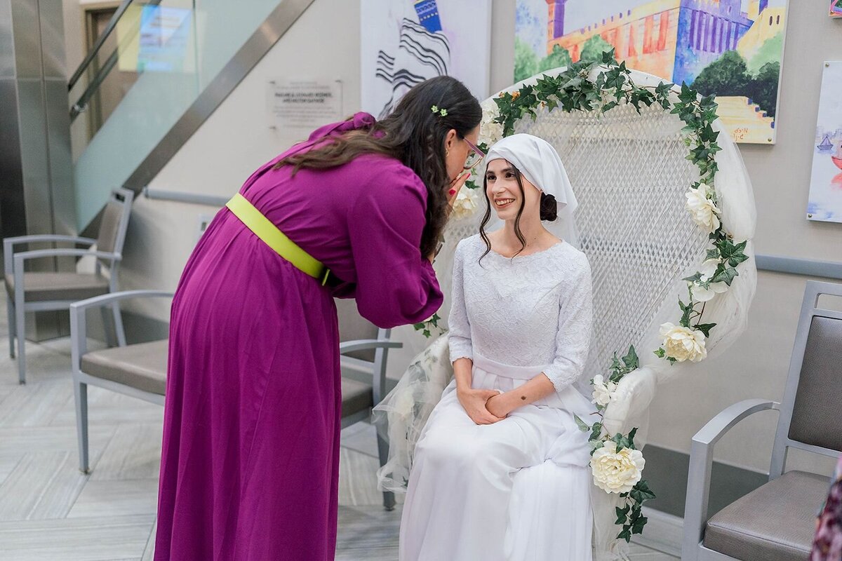 Eliana-Melmed-Photography-Chicago-LosAngeles-Jewish-WeddingPhotographer-CarmiKalman-KabbalatPanim-00115