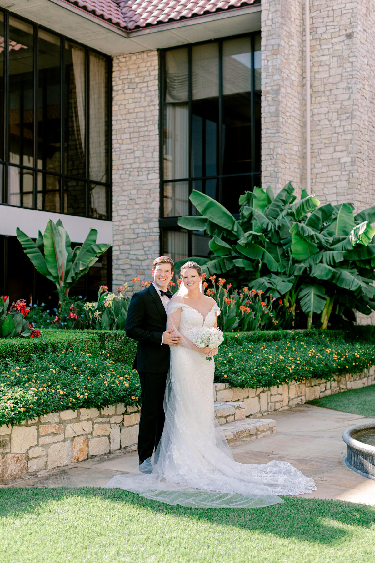 Allie & John Wedding at Royal Oaks Country Club Christ the King Church | Dallas Wedding Photographer | Sami Kathryn Photography-113