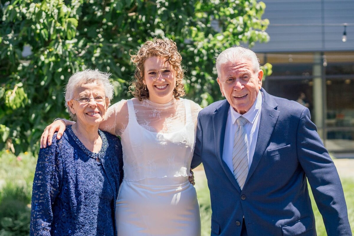Eliana-Melmed-Photography-Chicago-LosAngeles-Jewish-WeddingPhotography-ShulaNoah-FamilyFormals-00129