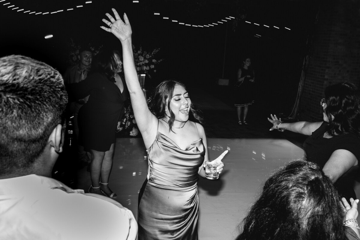 chicago-botanic-garden-wedding-summer-alex-ferreri--82